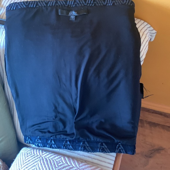 GUESS bodycon skirt, bought it at Guess boutique. Vintage. - Picture 5 of 6